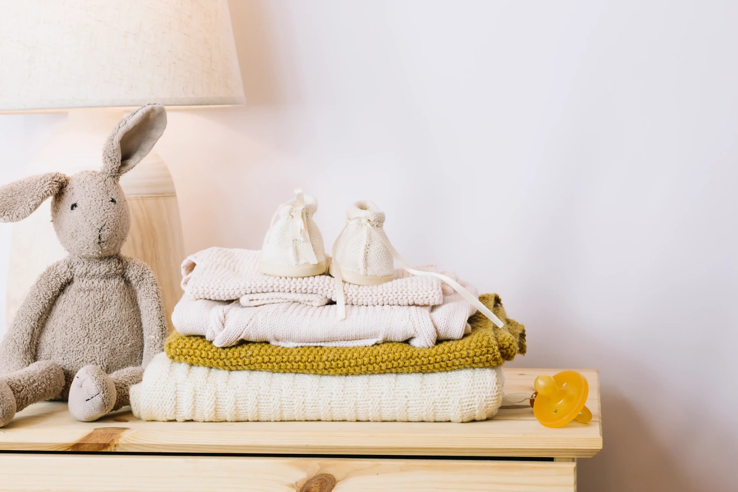 vêtement jaune moutarde, doudou, plier, contacter boutique seconde main