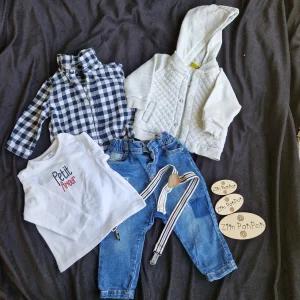 Lot Raphaël 9 mois , chemise à carreux , gilet a capuche à capuche cool , t-shirt petit amour , jeans avec bretelles