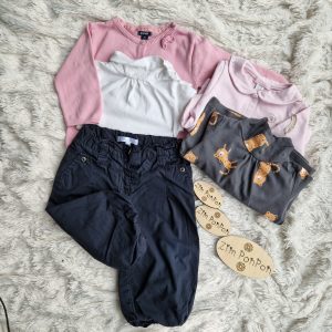 Lot gâteaux 9 mois , gilet rose , pantalon décontracté noir , trois sous pull ,