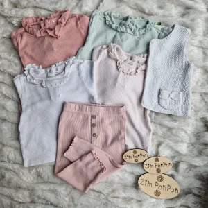 Lot Lola 12 mois 4 tee-shirt longue manche un gilet blanc et un legging rose